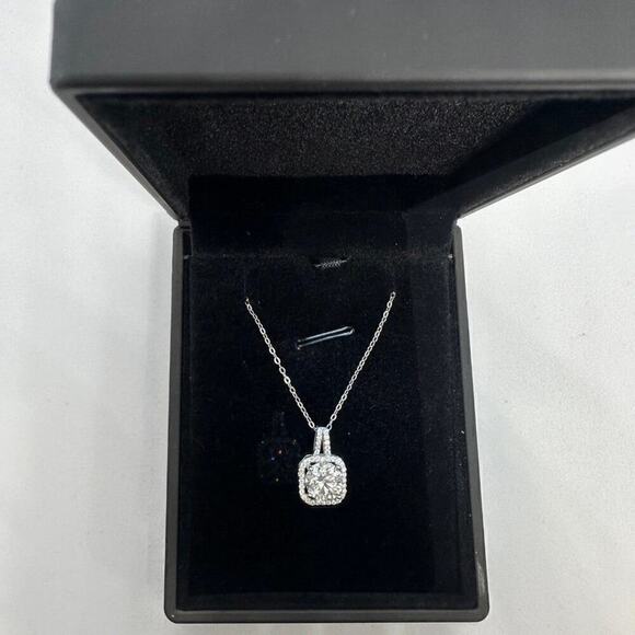 GRA 2 Ct Round Cut Square Halo Moissanite Necklace Pendant Chain Gold Plated 925 - Picture 9 of 12